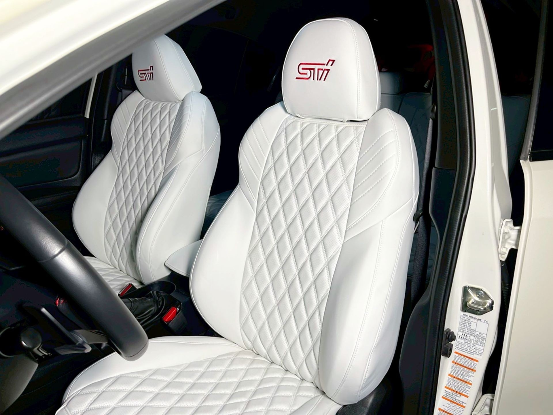 Subaru汽車椅套訂製，Subaru汽車座椅套設計做，Subaru汽車座椅套訂製